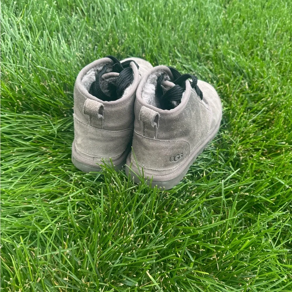 Men’s size 6 Ugg Neumel grey boots